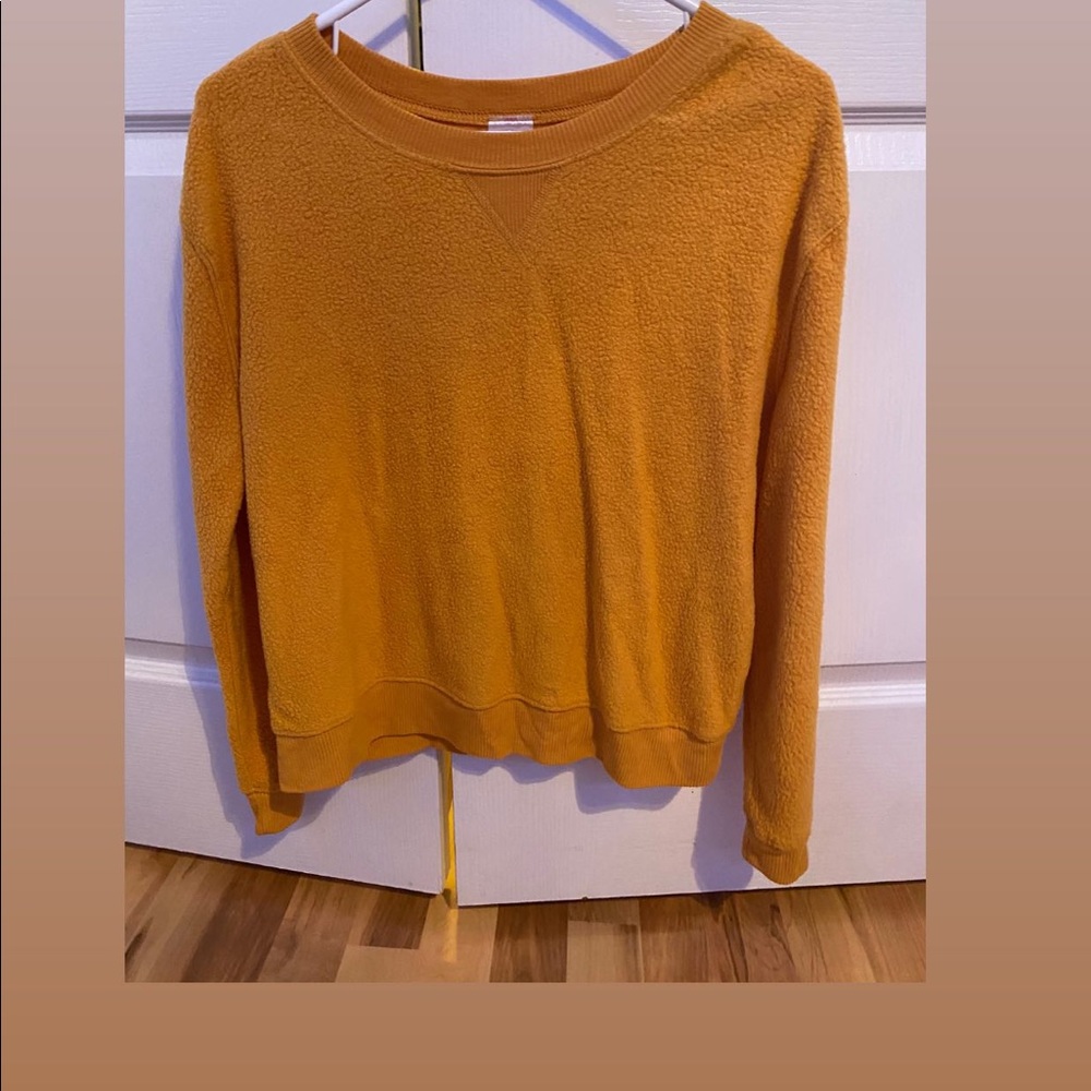 Teen/Woman’s clothing.